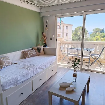 Appartement à 50m Des Plages *
